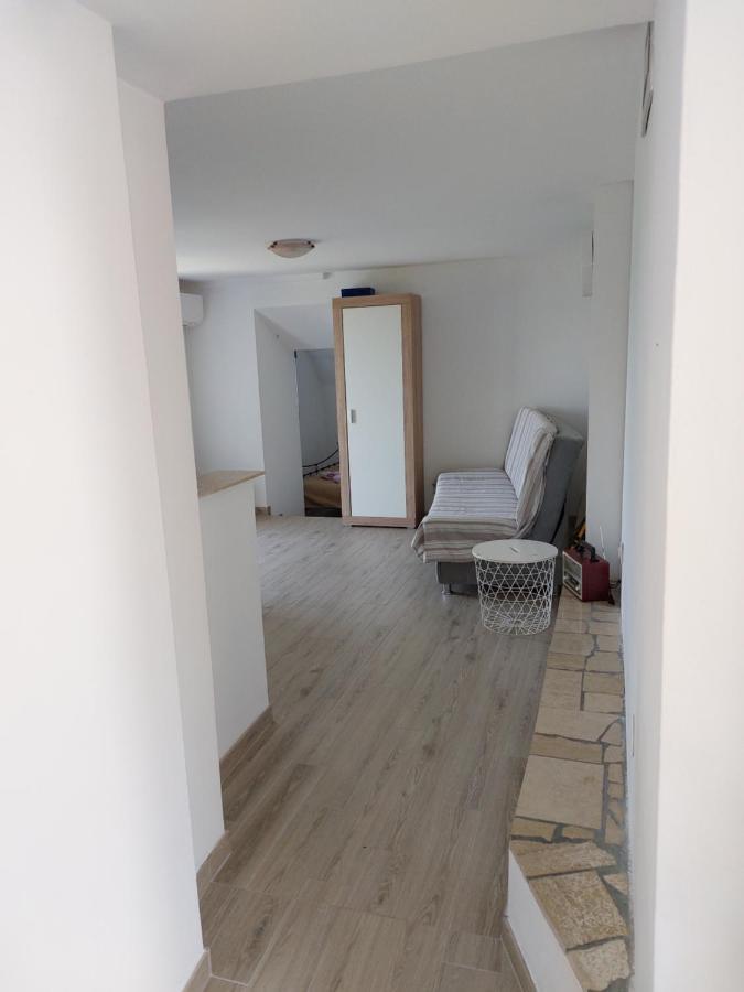 Apartman Biba Lubenice Exteriör bild